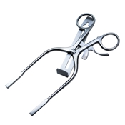 Henley Retractor Set Has A Working Length of 4" and Overall Length of 7" With Maximum Spread or 2 3/8".  Set Comes With 3 Pair of Side Blades Having 4 Blunt Prongs. It Also Comes With 3 Center Blades.  